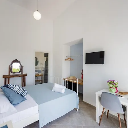 Caterina 3* Procida