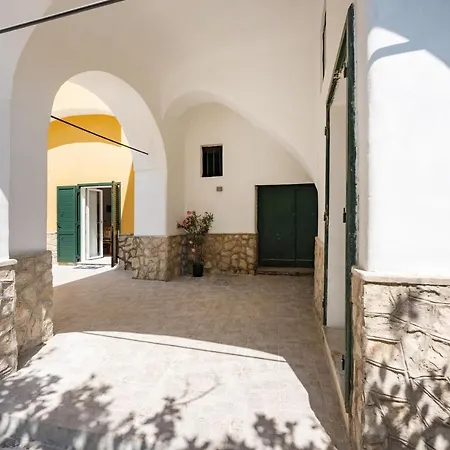 Caterina 3* Procida
