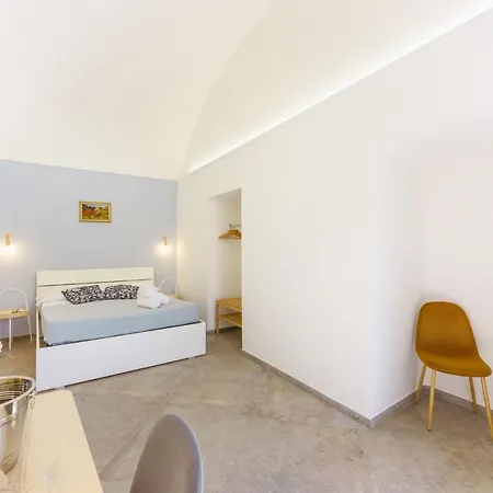 Caterina 4*
