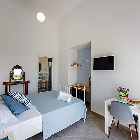 Caterina 4*